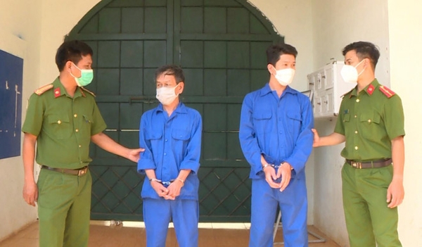 Bắt 5 đối tượng từ TP HCM lên Đắk Nông trả thù bà chủ shop quần áo