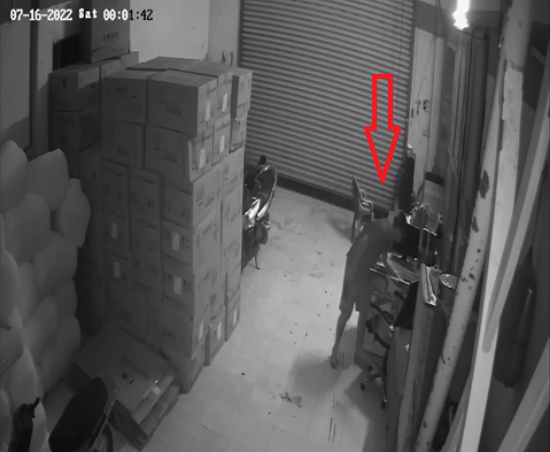 TP.HCM: Trộm tài sản bị chủ xưởng dệt phát hiện, bỏ chạy mất dép