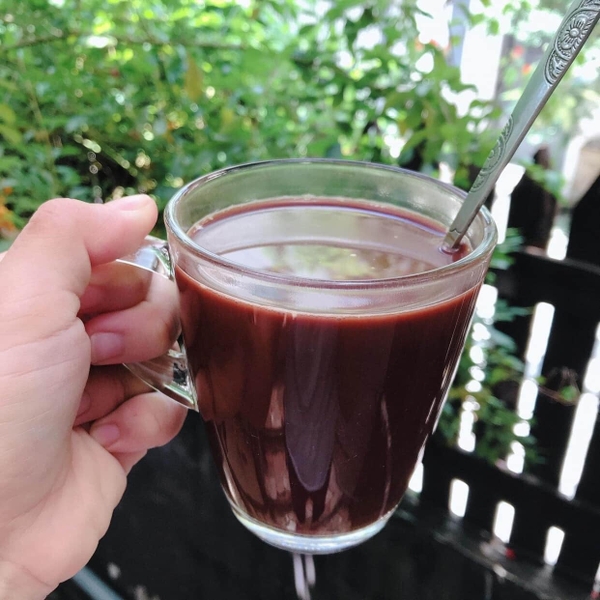 8 lý do về sức khỏe để bạn nên hạn chế uống nước đá trong mùa hè oi nóng