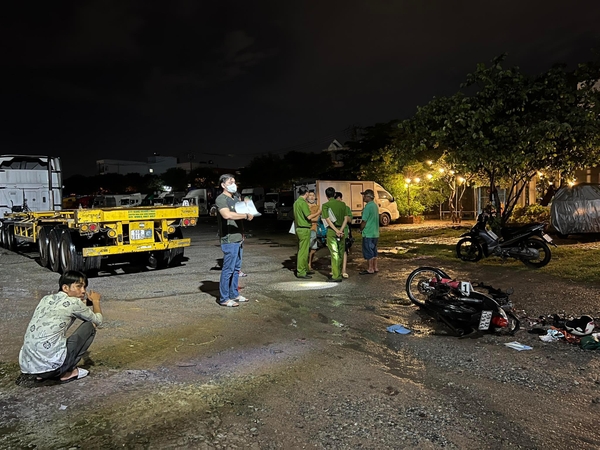 Tai nạn ở Thủ Đức: Ba cha con gặp nạn trên đường về nhà trọ, cha tử vong