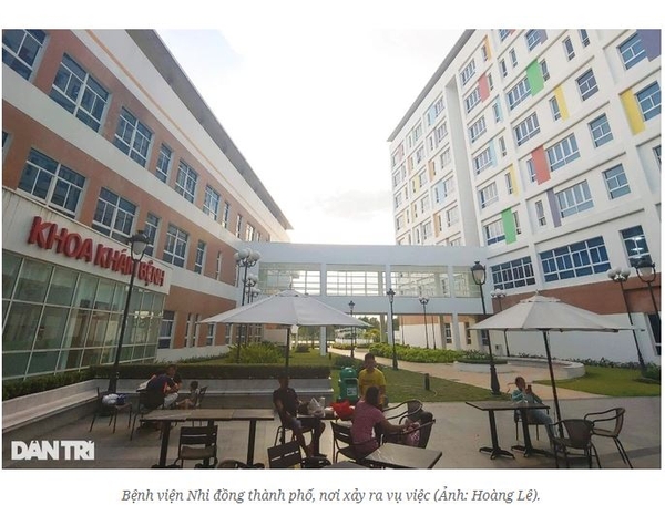 Bé 2 tháng tuổi bị mẹ ném từ tầng 5 bệnh viện qua cửa thông gió