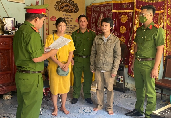 Đà Nẵng: Vợ rủ chồng lừa đảo, chiếm đoạt tiền đặt cọc lô đất