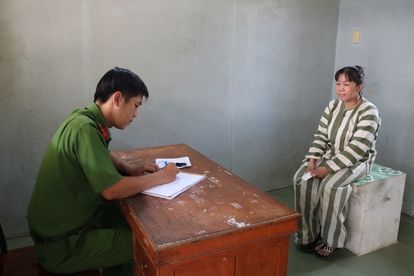 Trà Vinh: Khởi tố, tạm giam nữ quản lý để nhân viên massage bán dâm