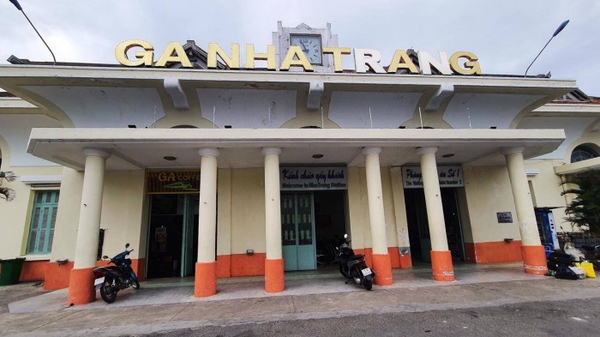 Vé tàu, xe đến Nha Trang, Cần Thơ dịp lễ 30/4 tăng bao nhiêu?