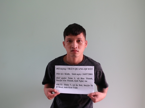 Kẻ lừa bán 7 lao động qua Campuchia ra đầu thú