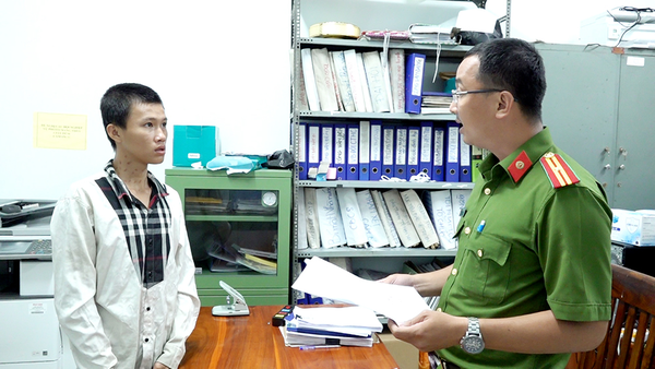 An Giang: Khởi tố nhóm dùng dao khống chế, cướp xe đạp điện của học sinh