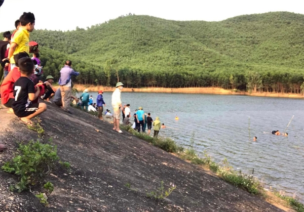 Bốn học sinh đuối nước