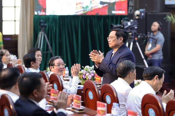 Nông dân thiệt thòi nhất khi giá phân bón, thức ăn chăn nuôi tăng phi mã