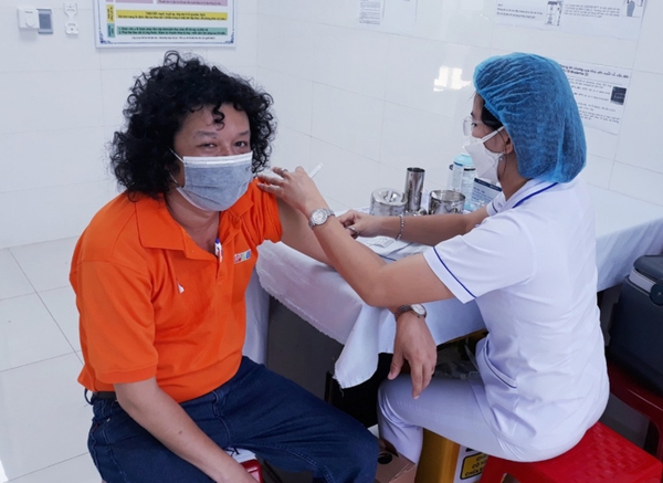 Bình Phước yêu cầu 'cam kết chịu trách nhiệm' nếu không tiêm vaccine