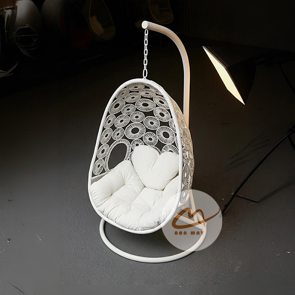 Xích Đu Ban Công Đan Đồng Xu Hoa Cúc – Ghế Thư Giãn Nhỏ Gọn Cho Không Gian Nhà Phố