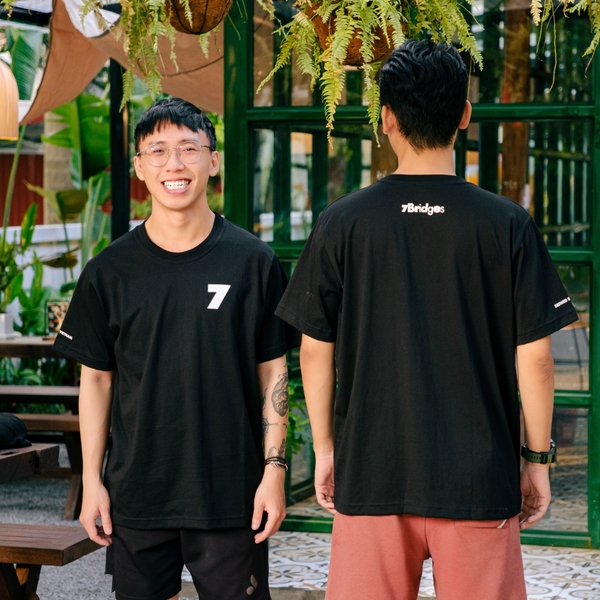 Áo thun unisex Logo 7 Bridges màu Đen