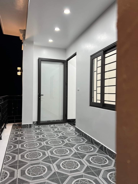 CẦN BÁN GẤP NHÀ TỨ HIỆP 4 TẦNG - GIÁ RẺ NHẤT KHU VỰC, Ô TÔ ĐỖ CỬA, Ô CHỜ THANG MÁY, NỘI THẤT CƠ BẢN, THOÁNG SÁNG