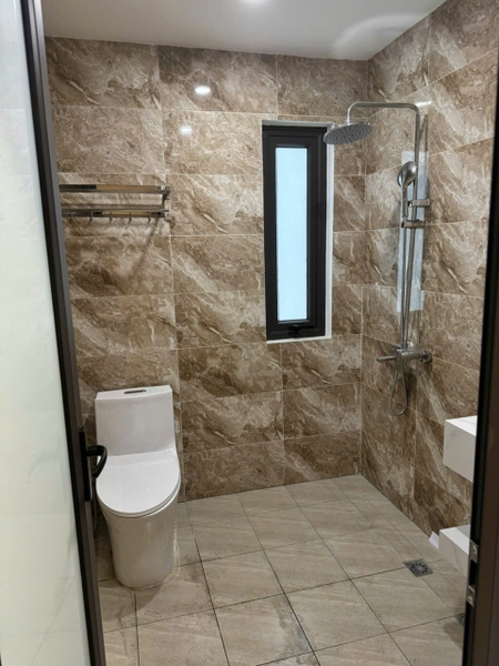 13TRIỆU CHO THUÊ MẶT BẰNG KD PHỐ SÀI ĐỒNG 60M. NHẬN NHÀ LUÔN