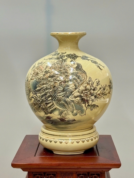 Bình Hút Lộc Công Đào Cao 36cm Gốm Chu Đậu Vẽ Vàng