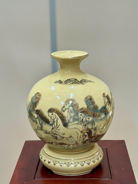 Bình Hút Lộc Mã Đáo Thành Công Cao 29cm Gốm Chu Đậu Vẽ Vàng