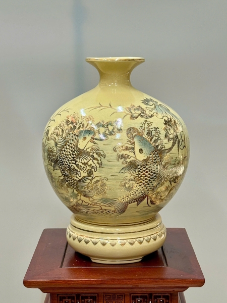 Bình Hút Lộc Cá Chép Hoa Sen Cao 36cm Gốm Chu Đậu Vẽ Vàng