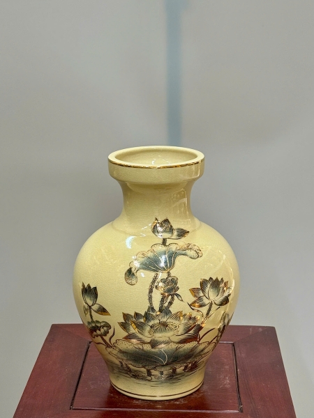 Bình Trạng Nguyên Hoa Sen Cao 28cm Gốm Vẽ Vàng
