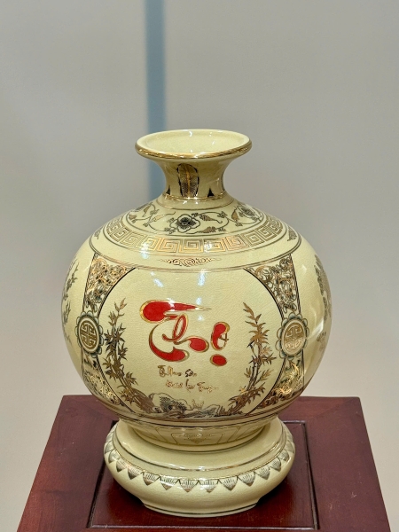 Bình Hút Lộc Tứ Cảnh Chữ Thọ Cao 29cm Gốm Chu Đậu Vẽ Vàng