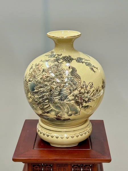 Bình Hút Lộc Công Đào Cao 36cm Gốm Chu Đậu Vẽ Vàng