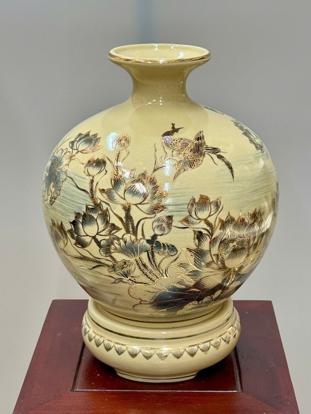 Bình Hút Lộc Hoa Sen Cao 36cm Gốm Chu Đậu Vẽ Vàng