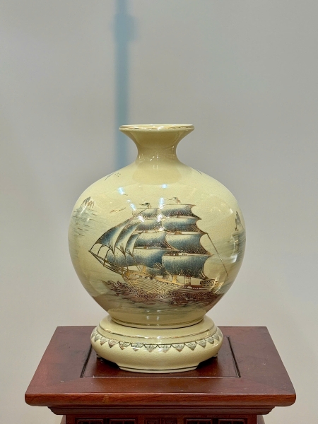 Bình Hút Lộc Thuận Buồm Xuôi Gió Cao 29cm Gốm Chu Đậu Vẽ Vàng