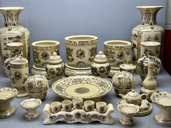 Bộ Thờ Cho Ban Thờ 1m55 đến 1m75 men rạn vẽ vàng 24K