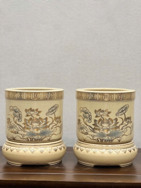 Bát Hương F24 Hoạ Tiết Hoa Sen Vẽ Vàng 24K