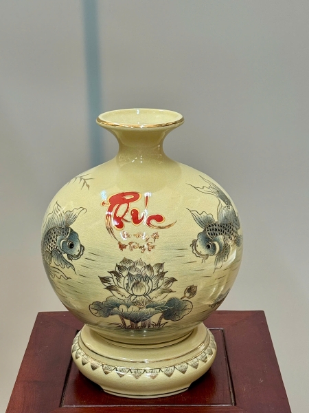 Bình Hút Lộc Cá Chép Hoa Sen Chữ Phúc Cao 29cm Gốm Chu Đậu Vẽ Vàng