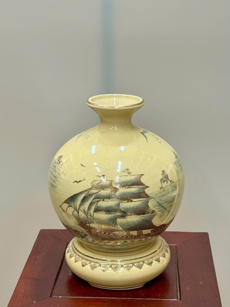 Bình Hút Lộc Thuận Buồm Xuôi Gió Cao 27cm Gốm Chu Đậu Vẽ Vàng