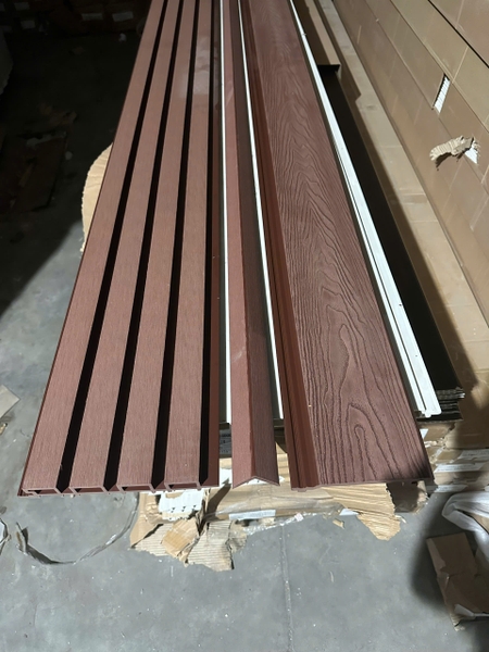 GR Brown 41x41x2900 Nẹp V ngoài trời