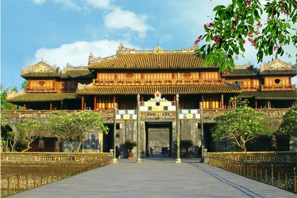 Huế 2025: Chuyến Du Lịch Đến Với Vẻ Đẹp Nên Thơ Của Cố Đô