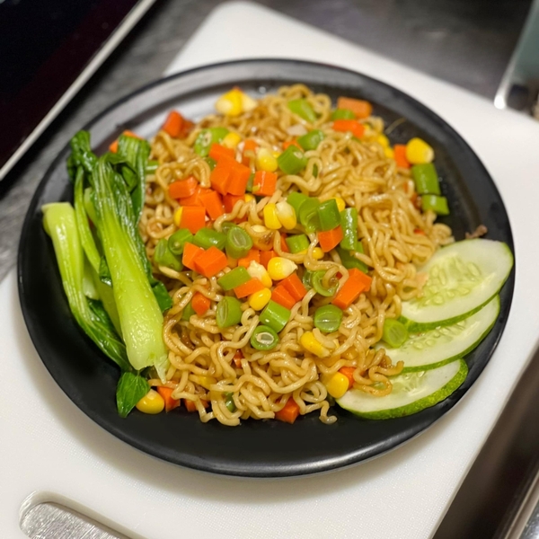 Hướng dẫn làm món Mì trộn Indomie rau củ