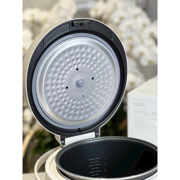 Nồi cơm điện Cuckoo CR-1095 dung tích 1.8L công suất 700W - Hàng chính hãng bảo hành 24 tháng.