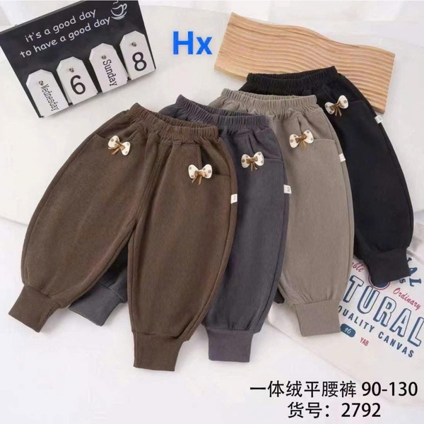 Quần nỉ nơ túi