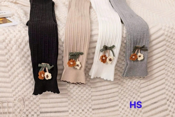 Quần tất đính hoa