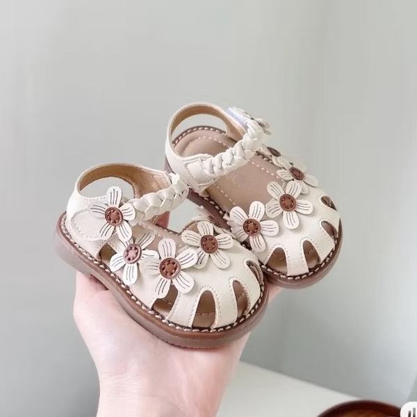 sandan bé gái tết  hoa ( kem)