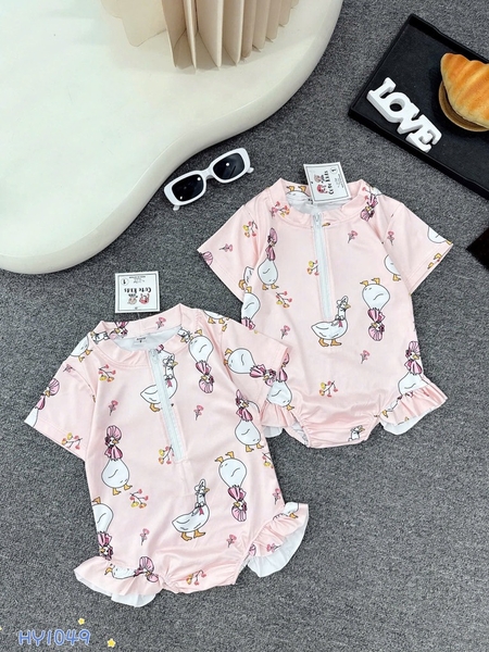 Đồ bơi bé gái liền thân vịt hồng