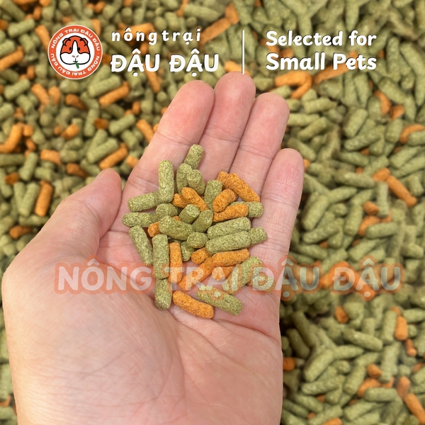 Cỏ Nén Gex Cho Thỏ Vị Cà Rốt Bắp Nhật Bản 2.5kg