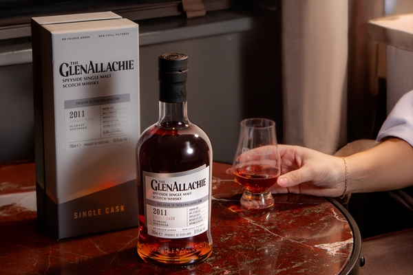 GlenAllachie 2011 trưởng thành trong duy nhất một thùng PX Puncheon, mang đến hương vị độc bản rõ nét.