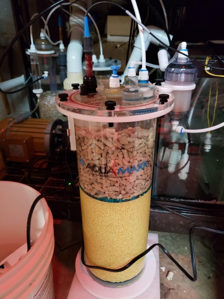 Lò lưu huỳnh (Sulphur Reactor) sử dụng hạt sulphur và vi khuẩn yếm khí để loại bỏ nitrate hiệu quả trong hồ cá biển