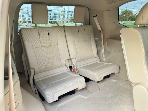 LANDCRUISER LC300 TRẮNG- NỘI THẤT KEM