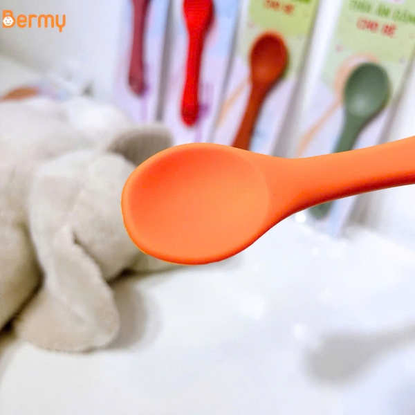 Thìa mềm ăn dặm cho bé Bermy (màu ngẫu nhiên)