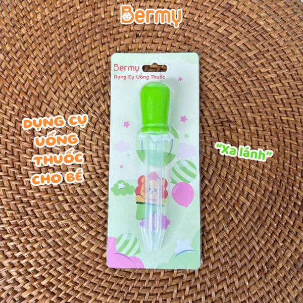 Dụng cụ uống thuốc bóp tay Bermy (màu ngẫu nhiên)