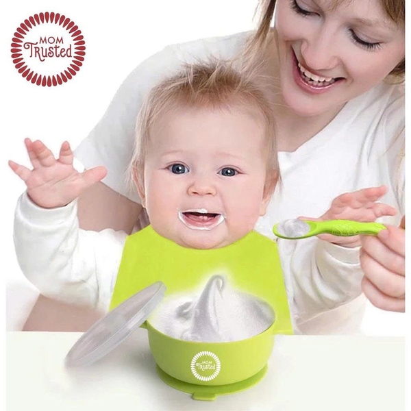 Bát silicone chống đổ Mom Trusted kèm nắp (màu ngẫu nhiên)