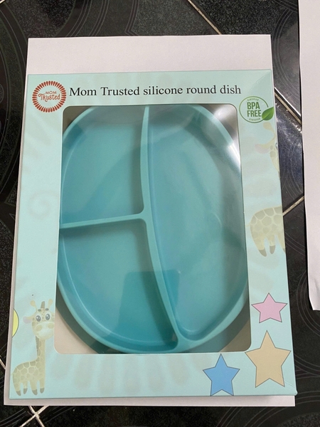 Khay chia ngăn silicone chống đổ Mom Trusted (màu ngẫu nhiên)