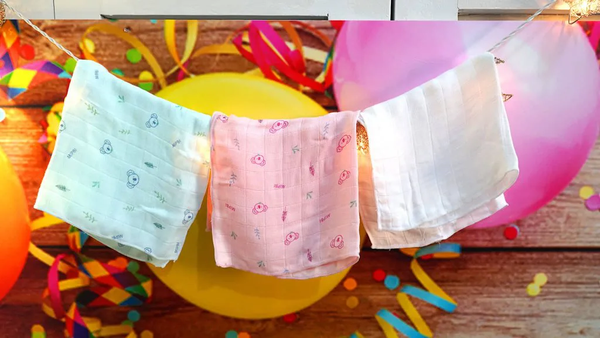 Khăn sữa sợi tre 3 lớp Mipbi 30x30cm (hộp 6 cái, màu ngẫu nhiên)