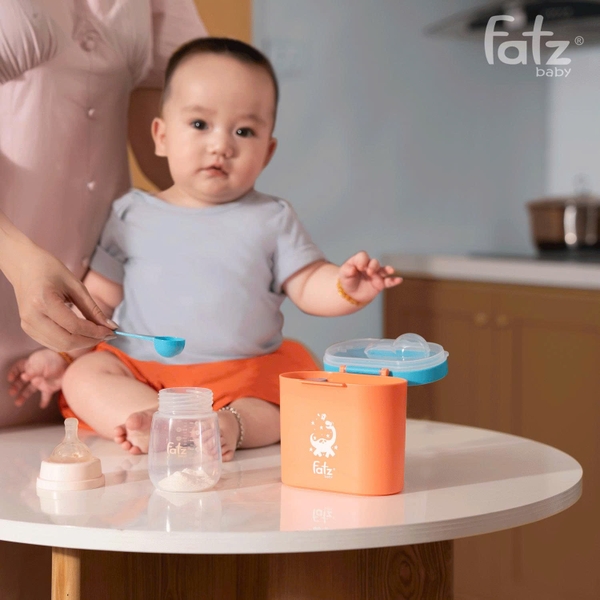 Hộp đựng sữa bột cho bé Fatzbaby 600ml
