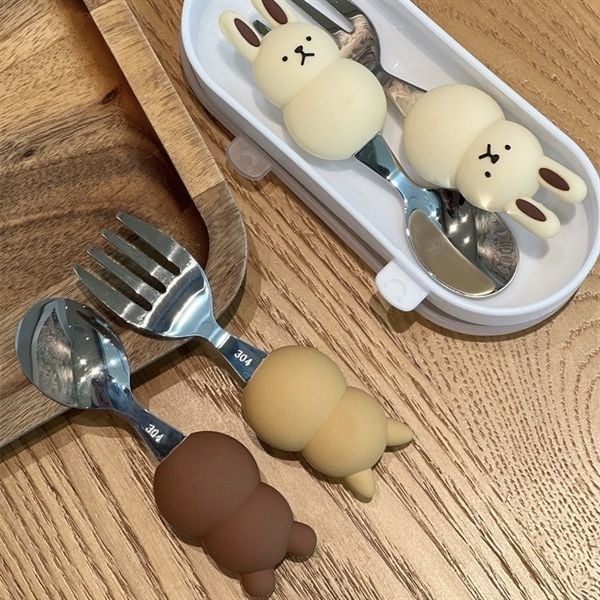 Set thìa dĩa thú hồ lô cho bé kèm hộp