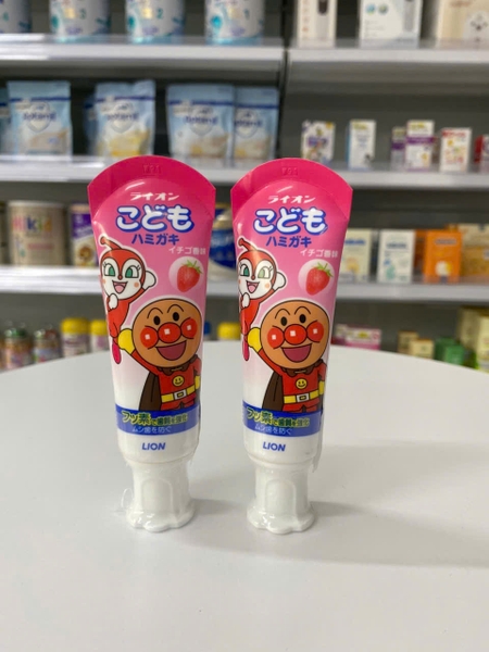 Kem Đánh Răng trẻ em Lion vị Dâu Tây 40g cho bé từ 1 tuổi