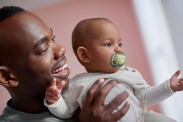 Ty ngậm thông khí Philips Avent (SCF085/58, 0-6M, vỉ đôi)